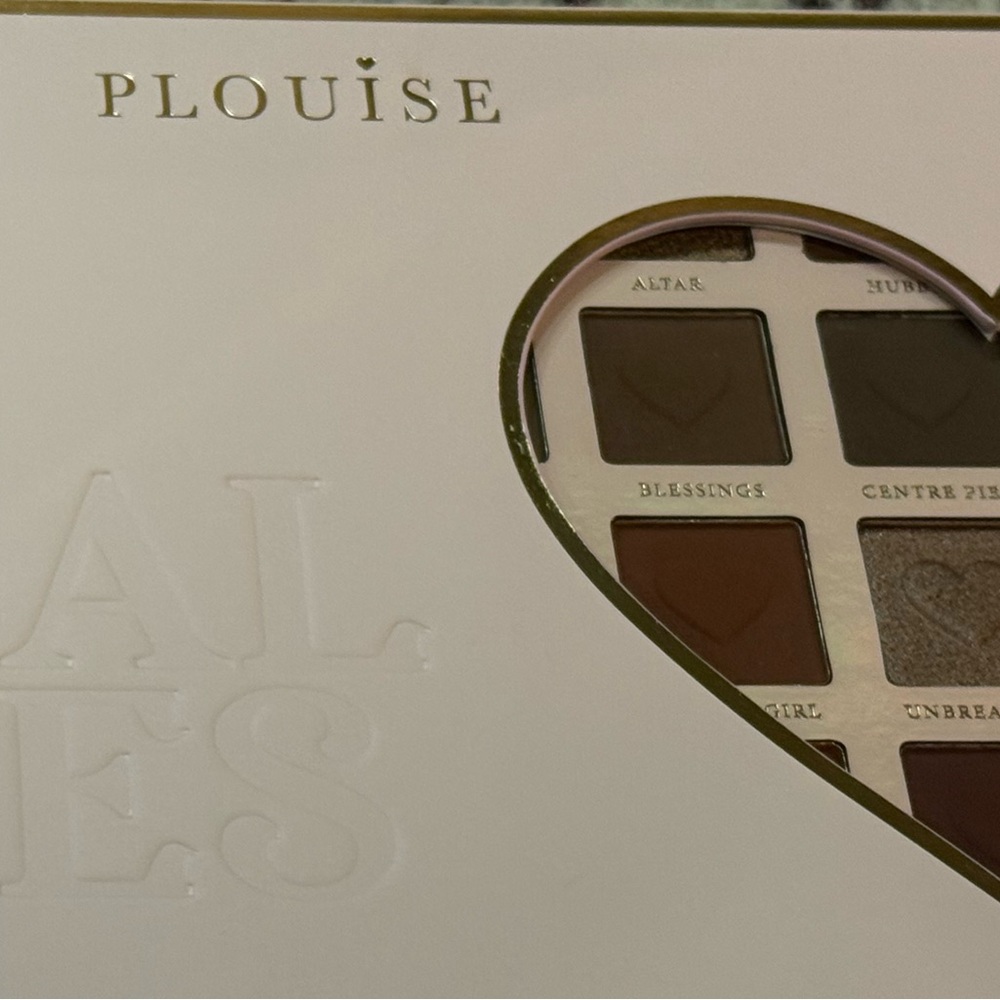 P Louise Wedding Wish XL Eyeshadow Palette. New in Box. Stunning palette!!! - Picture 9 of 15